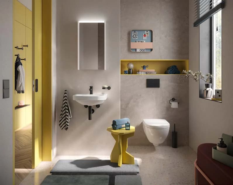 Compact guest toilet with yellow niche