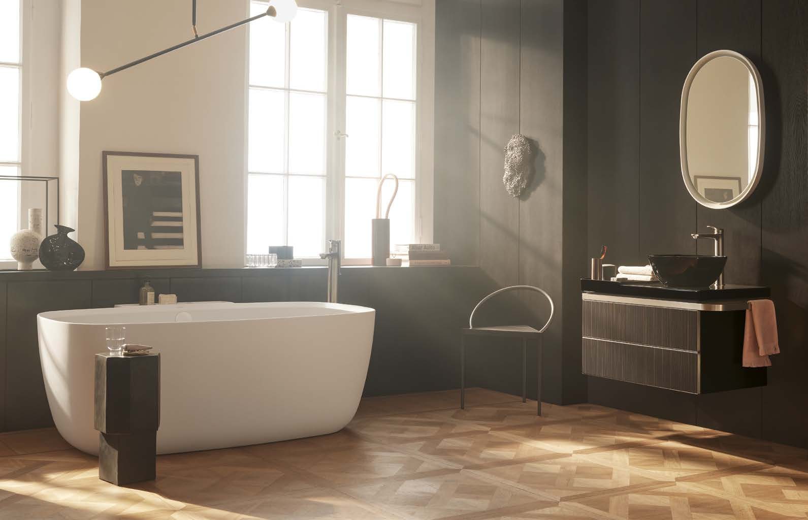 Aurena bathroom in warm marble and brushed steel