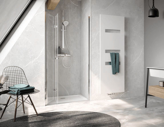 Marble decor with a chrome detail
