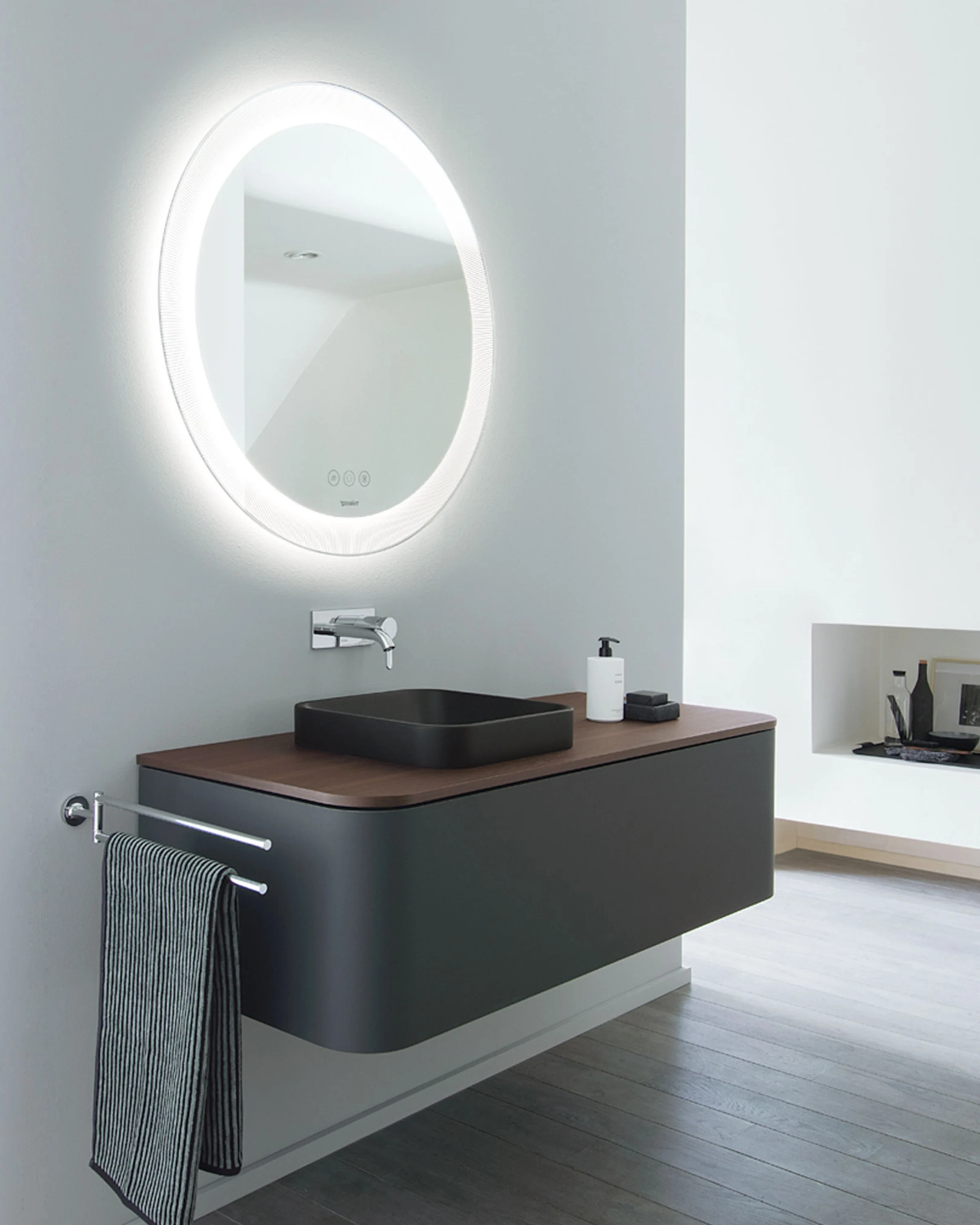 Happy D.2 bathroom in matt black and white